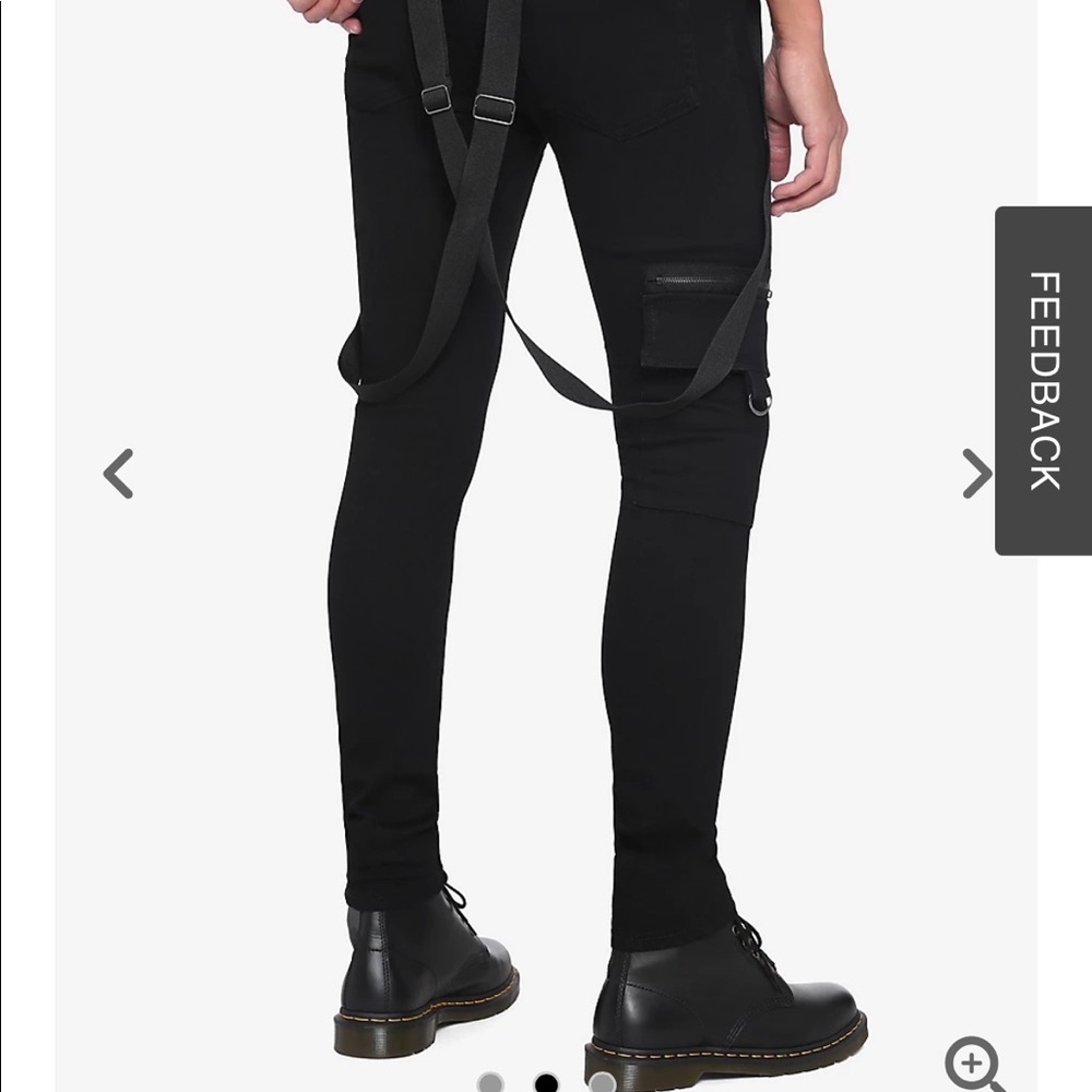 Hot topic stinger jeans, brand new black cargo, mens size, fits like womans 3-4
